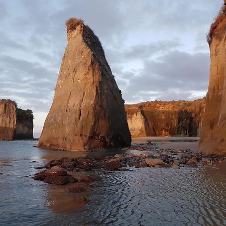 The Hole In The Rock Yurt Hotel Cape Foulwind Exterior photo