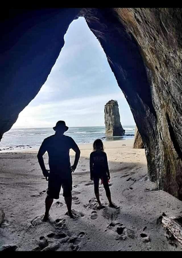 The Hole In The Rock Yurt Hotel Cape Foulwind Exterior photo